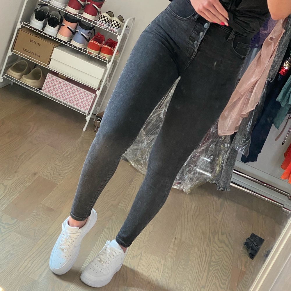 Everlane black front button skinny jeans